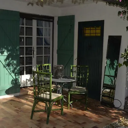 Provencale De Charme Avec Piscine